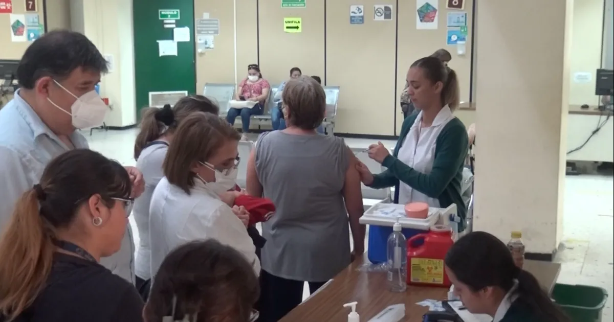 Personal del área de enfermería de la Unidad de Medicina Familiar 79 del IMSS estarán aplicando las vacunas en tres puntos de Piedras Negras