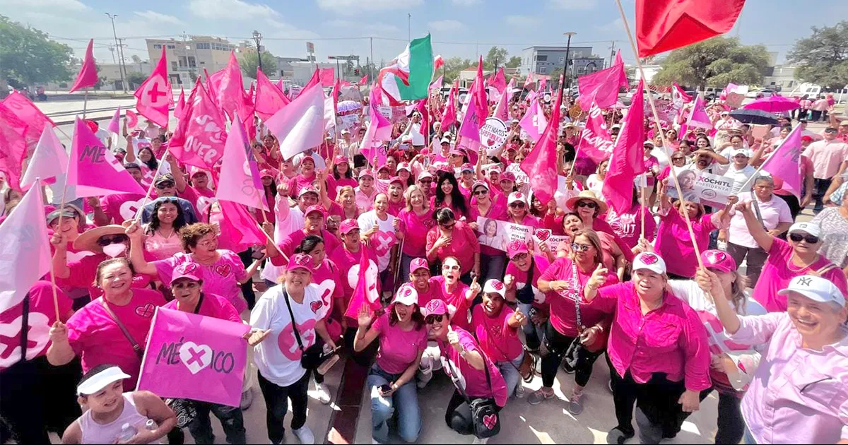 Un contingente numeroso de personas se dio cita desde temprana hora de la mañana para sumarse a este movimiento.