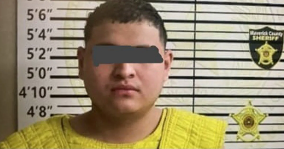 Es en el condado de Maverick, donde cometió el robo así que se le puso en custodia y remitió a la prisión para en lo posterior comenzar con su proceso de cara a ser llevado a la corte.