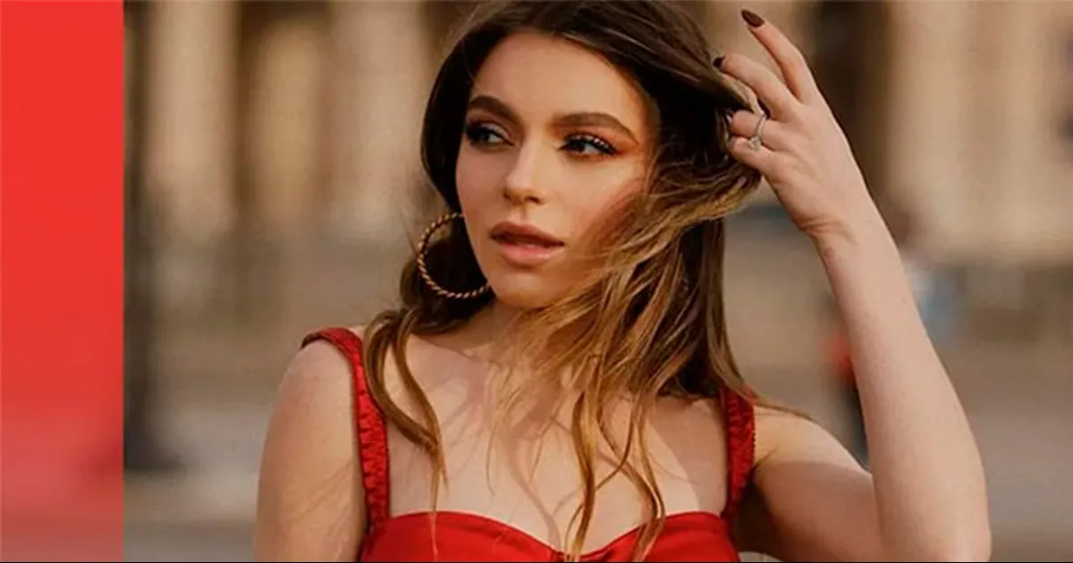 Sofía Castro reacciona a las críticas contra su físico tras posar en traje de baño: ‘me generaron traumas’