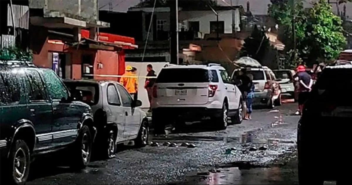 Presuntamente el hombre tocó el agua con sus pies al buscar el piso cuando intentaba levantarse de su cama