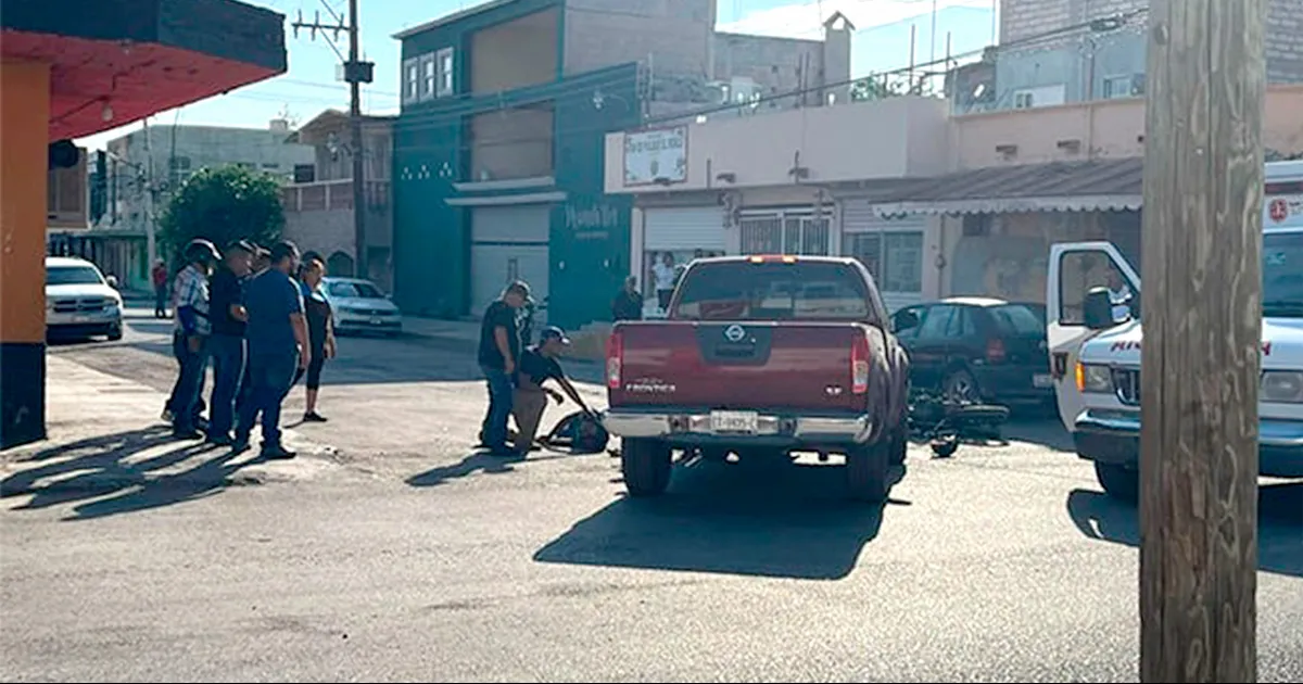 Lesionado motociclista en accidente contra camioneta en Nueva Rosita