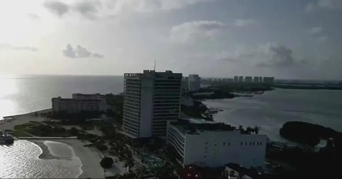 Quintana Roo activa alerta amarilla e inicia evacuaciones ante llegada del huracán Beryl