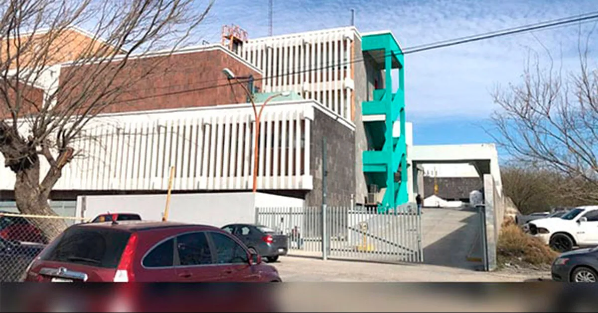 Lo aplasta auto cuando trabajaba como mecánico