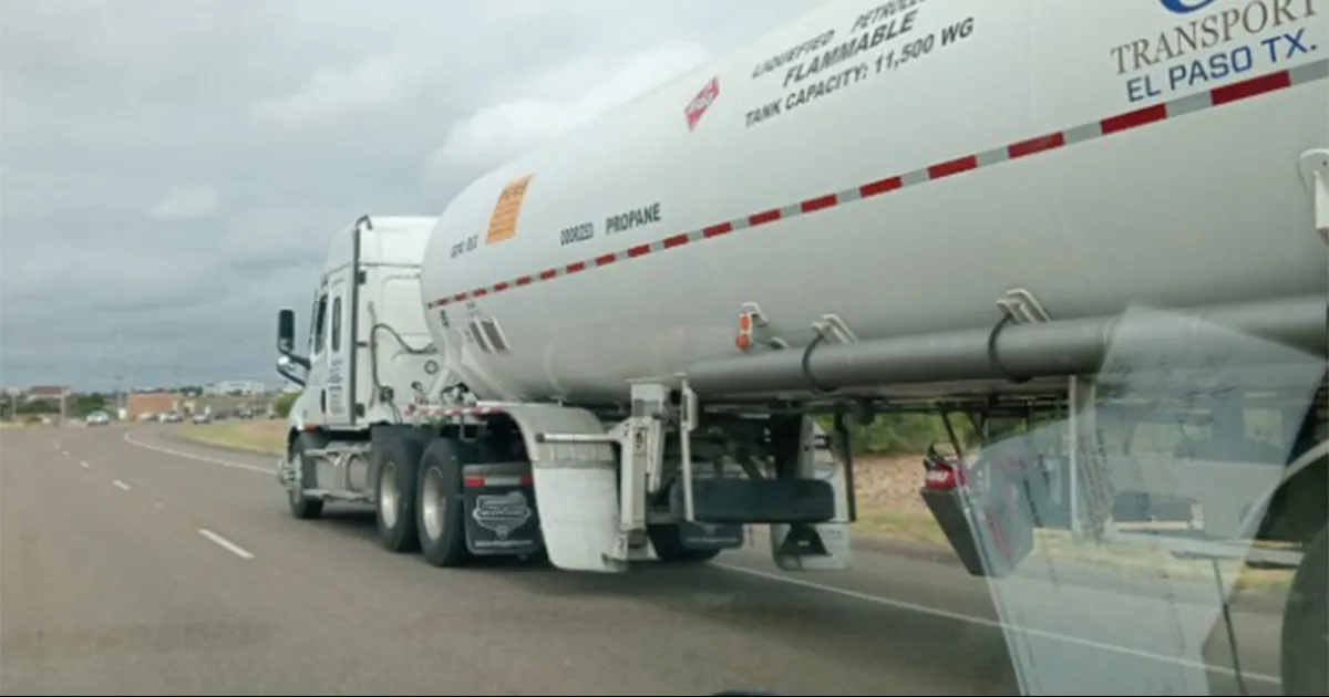Pide policía respetar ruta a transportistas