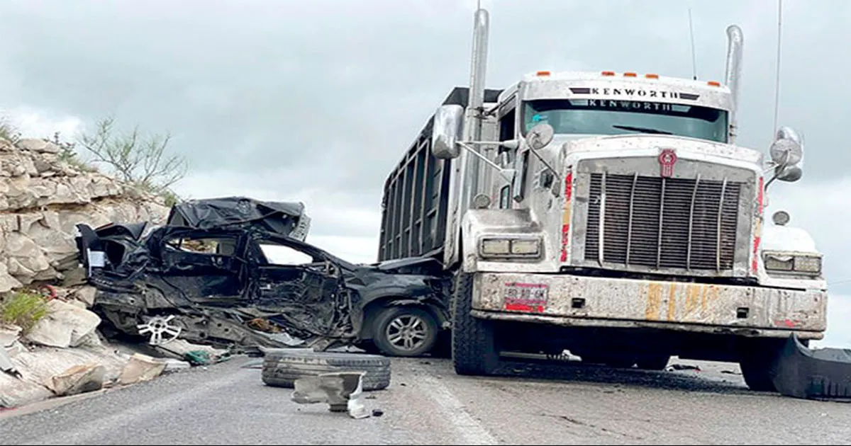 Se informó que los vehículos se encuentran resguardados en las instalaciones de un corralón federal en Sabinas donde quedarán hasta que el personal de servicio periciales lo determine.