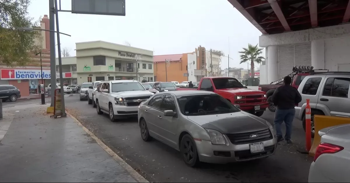 Retiran alrededor de 80 vehículos en filas del Puente Internacional 1