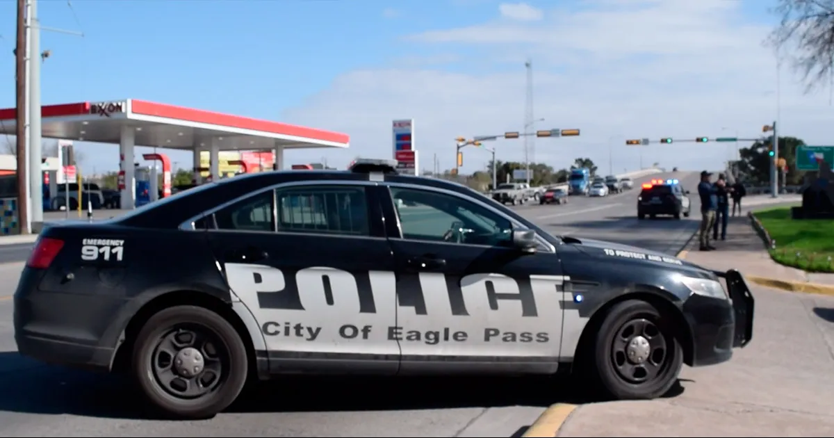 Busca policía a jóvenes conductores irresponsables en Eagle Pass
