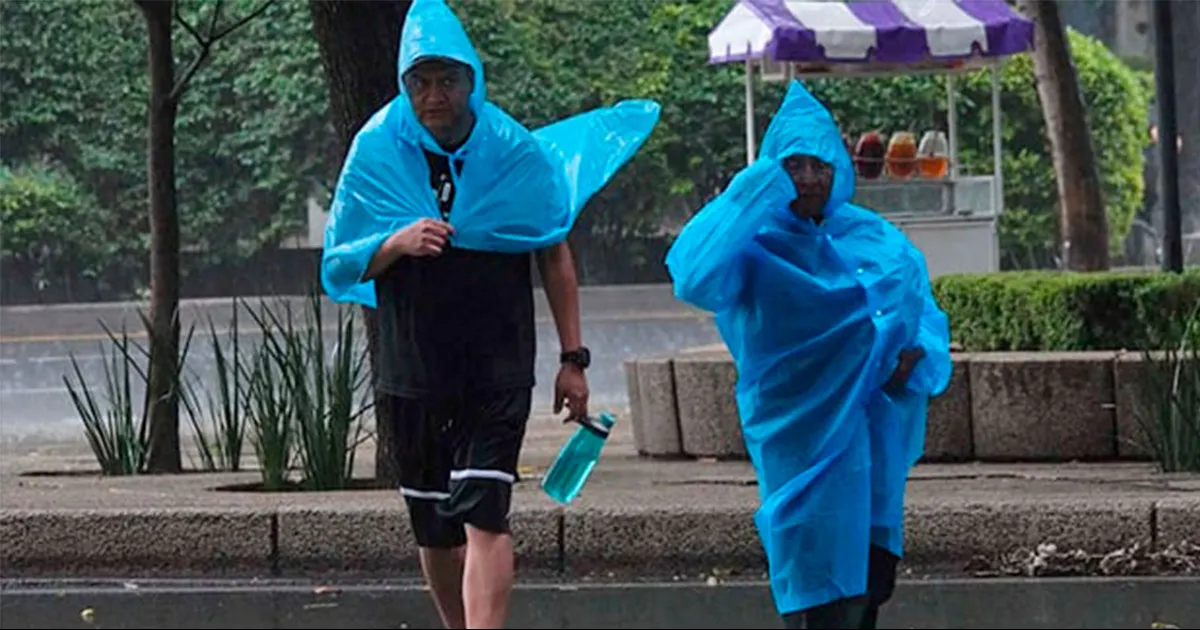 El SMN indicó que el monzón mexicano ocasionará rachas de viento de hasta 70 km/h con posibles torbellinos
