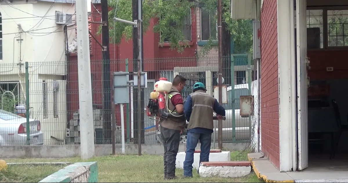 Realizan cercos en las colonias V. Carranza, Las Fuentes y Acoros, siguen vigilando casos de Covid.