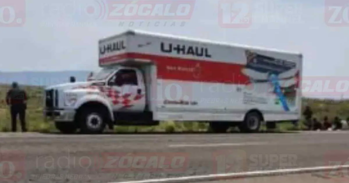 Cae traficante por transportar a 5 migrantes en camión de mudanzas, en Eagle Pass
