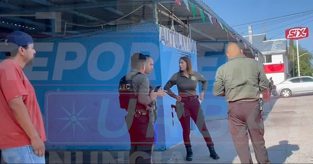 Se trata de un Nissan Versa 2016 color azul, el cual fue robado en la colonia Presidentes y el probable responsable es identificado como Francisco "N”.