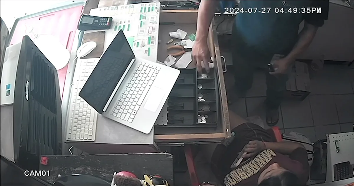 La fiscalía ha pedido la colaboración de la ciudadanía para proporcionar cualquier dato que pueda ayudar a localizar al sospechoso.