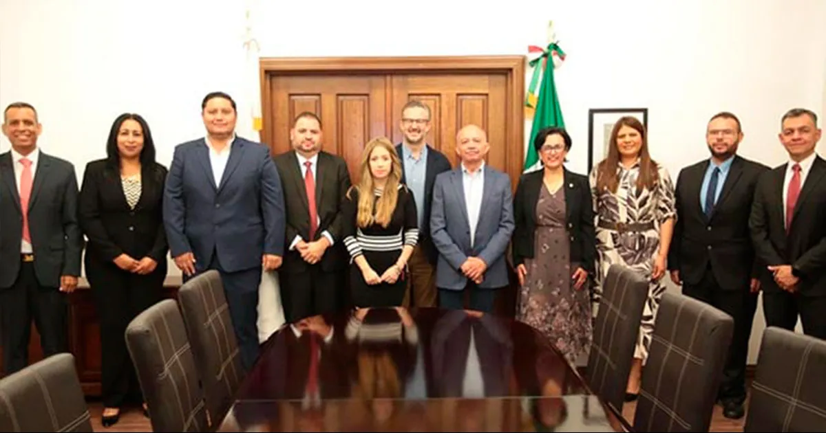 Entregan nuevos nombramientos en la Secretaría de Educación