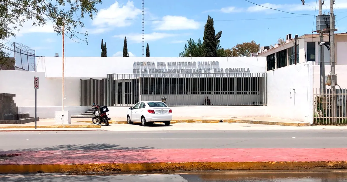 Lo investiga FGR, pues portaba dos escuadras .380 y calibre 45, así como cartuchos.