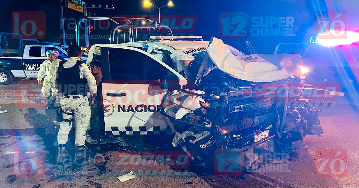 Además de los cuatro guardias nacionales heridos, los tripulantes de la camioneta afectada también fueron hospitalizados.