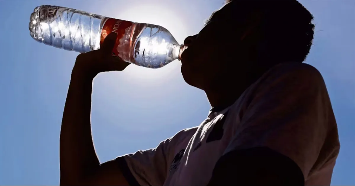 Por extremo calor ventas de agua embotellada aumentan hasta un 50 por ciento