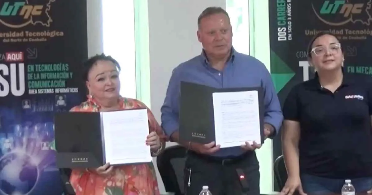 María Esperanza Chapa García firmó el convenio como rectora de la UTNC junto con el ingeniero Hugo Pedro de Santiago Tona, director general de la empresa