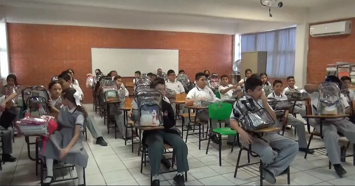 Se recomienda no permitirles se acuesten usando el celular o tablet