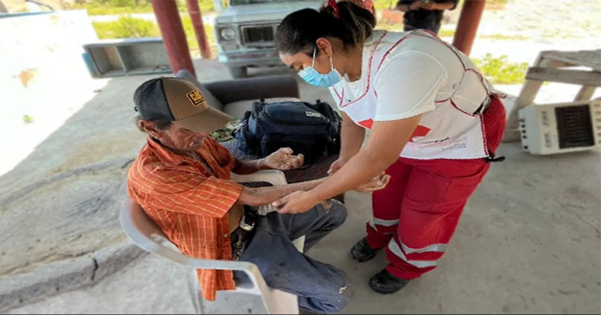 El hombre de 90 años señaló que un sujeto lo interceptó en su predio y lo amagó con un arma blanca, en el forcejeo lo despojó de sus pertenencias.