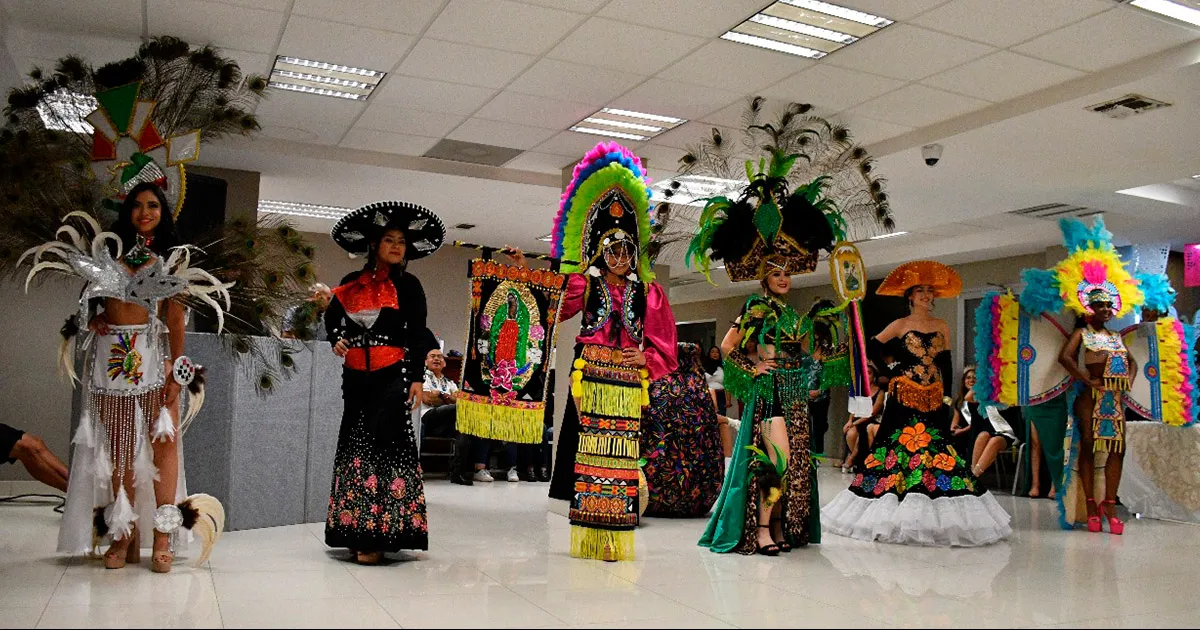 La alcaldesa Treviño entregó los reconocimientos y premios, destacando el talento y la belleza de las participantes.