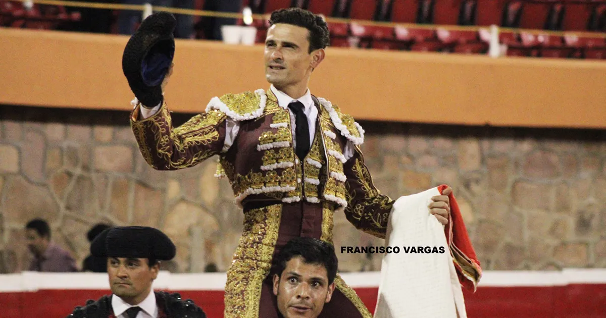 André Lagravére firma la tarde, corta dos orejas y sale en hombros