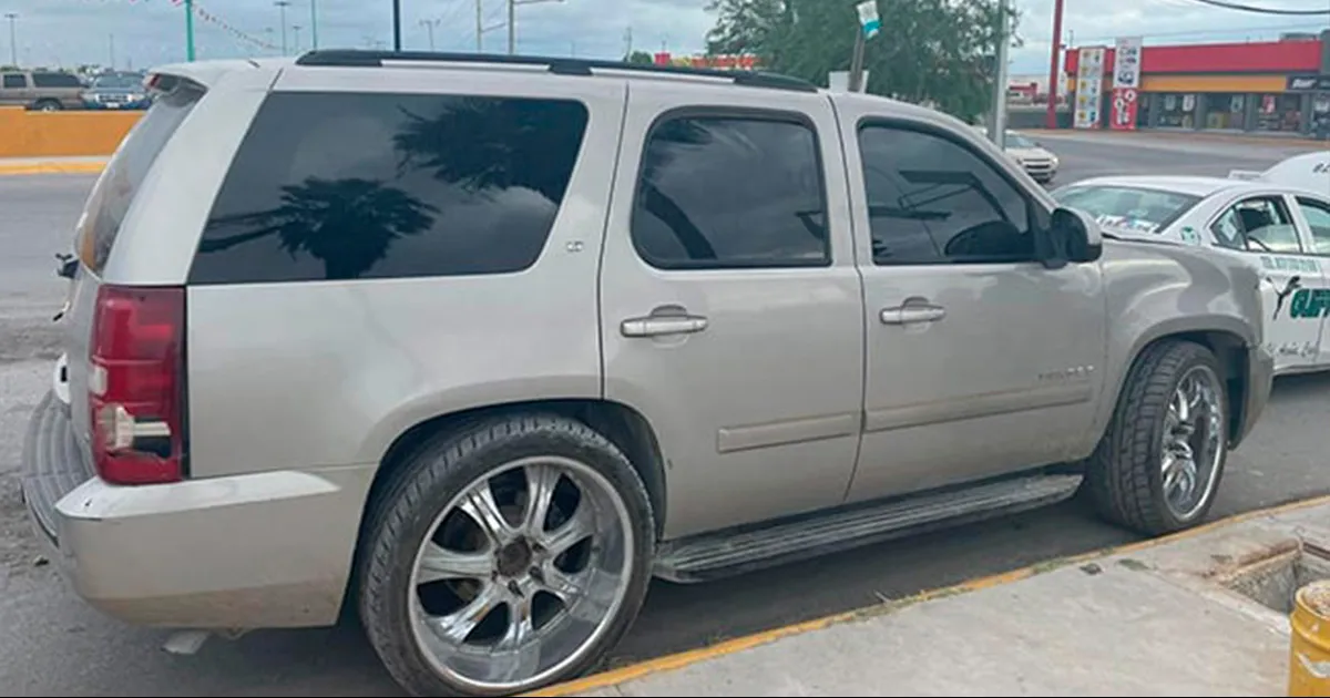 Estrella su taxi contra auto particular en Acuña