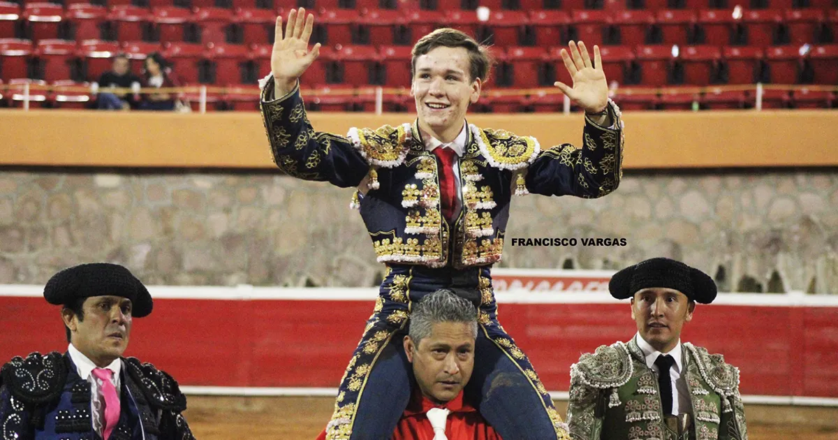Axel López triunfa con ganado de D´Guadiana, cortó tres orejas y sale en hombros
