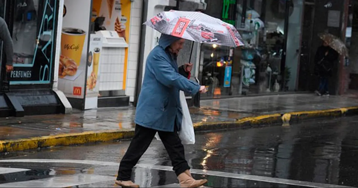 De acuerdo con el pronóstico del Servicio Meteorológico Nacional, se prevén intervalos de chubascos con acumulaciones de hasta 25 milímetros de lluvia