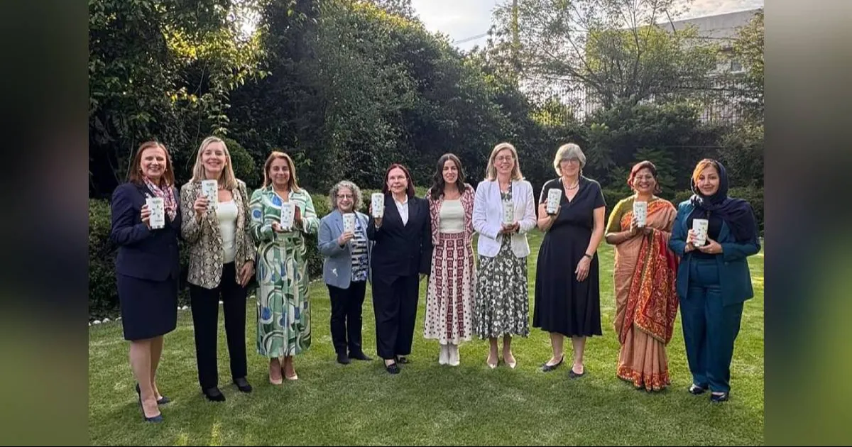 Paola Rodríguez platicó con Embajadoras de Argentina, Australia, Bangladesh, Honduras, Iraq, Israel, Paraguay y Serbia.