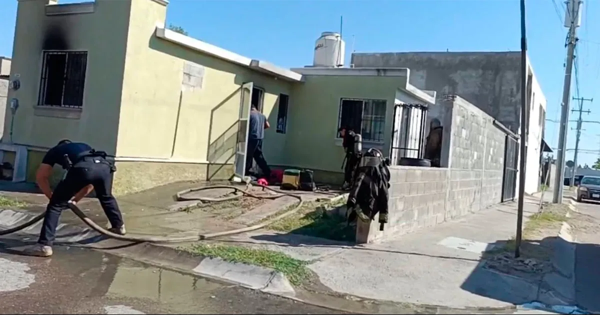 El detenido, quien estaba bajo los efectos de drogas, fue identificado como el hermano de la propietaria.