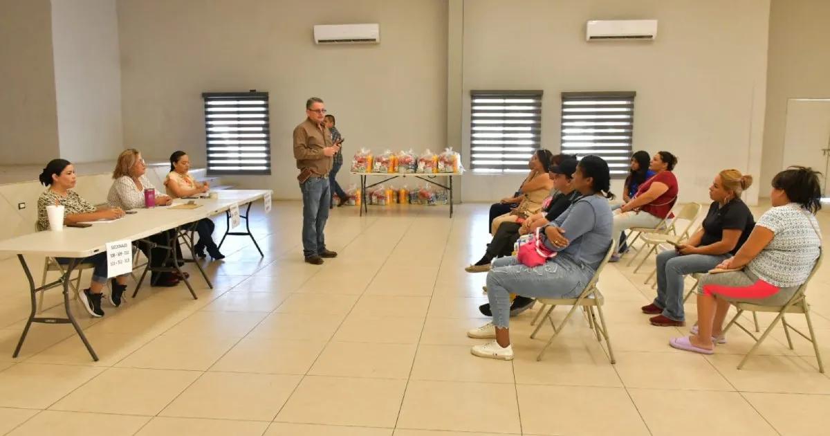 Entrega del Programa Alimentario para Madres Solteras en Nava