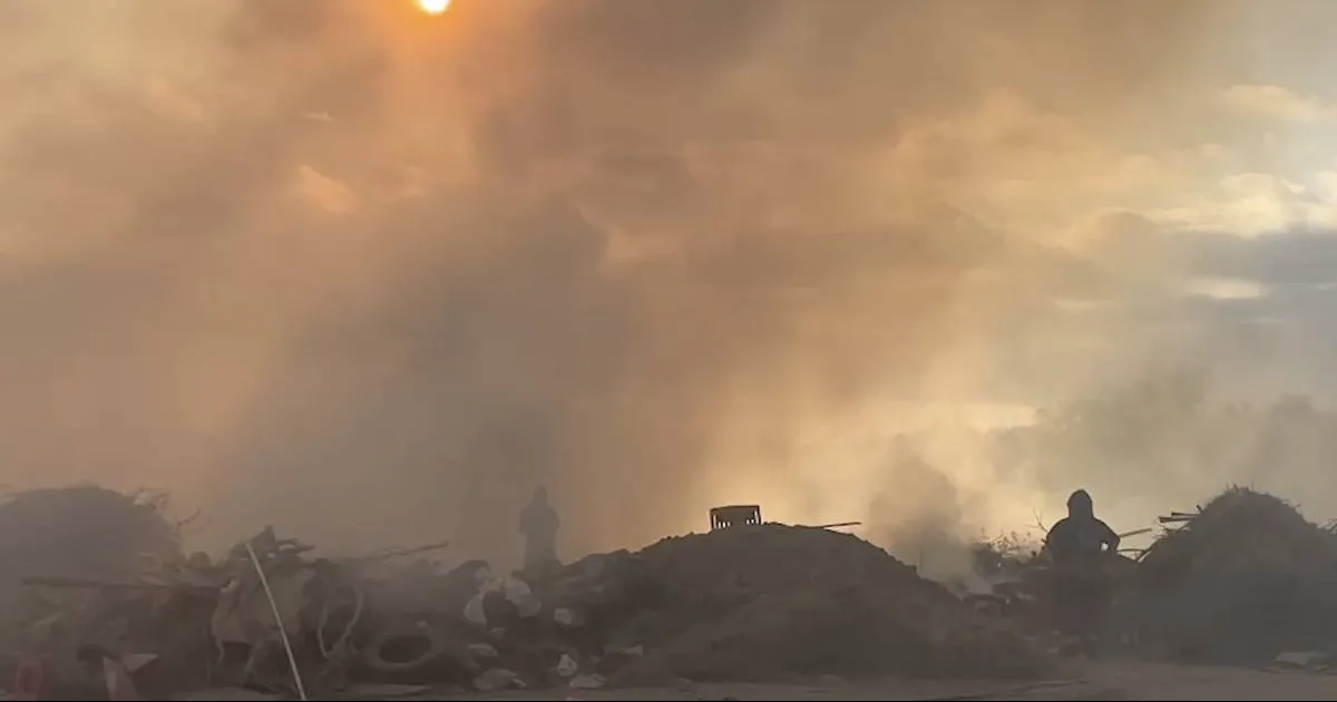 Sospechan que incendio en tiradero clandestino fue provocado