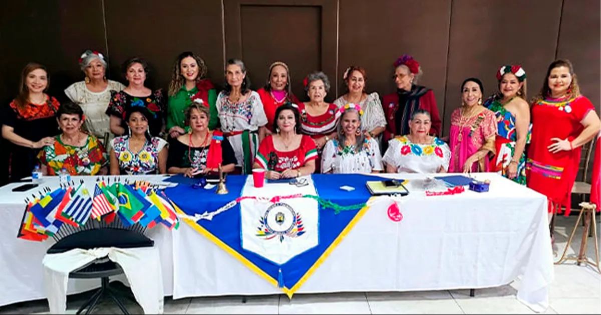 Mesa Redonda Panamericana celebra colorida sesión mensual