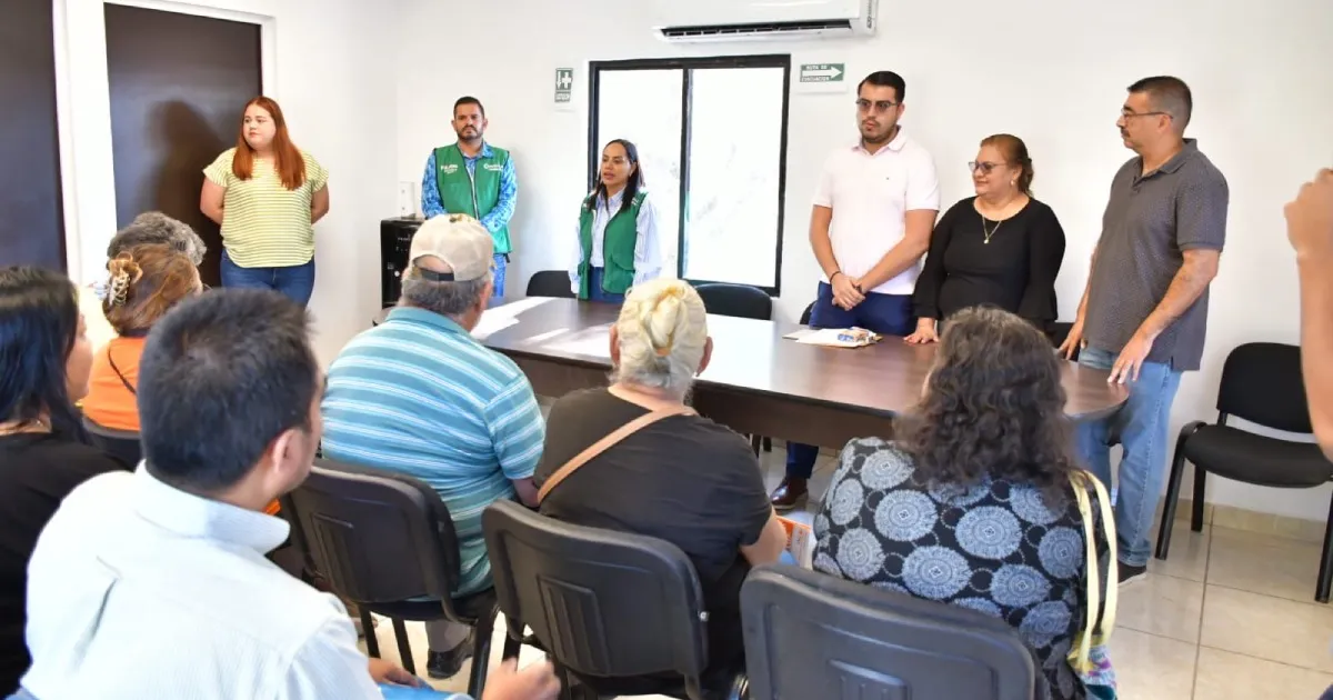 Decenas de familias de la comunidad acudieron a resolver trámites relacionados con la escrituración de sus propiedades