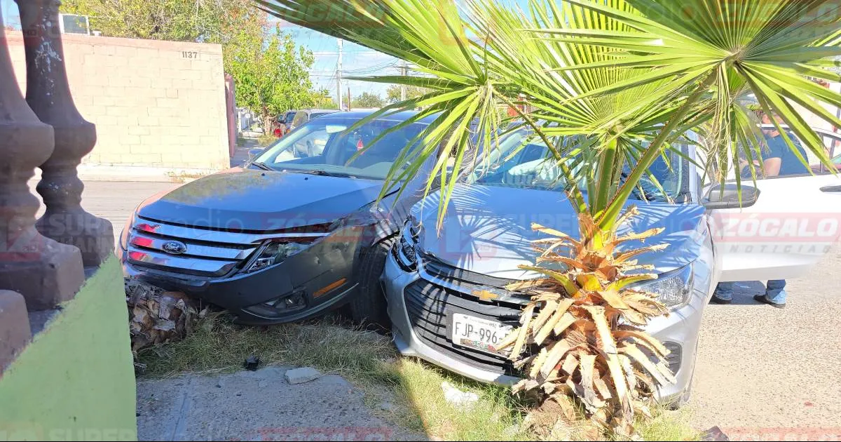 Mujeres se impactan por falta de señalamiento de alto en Los Montes