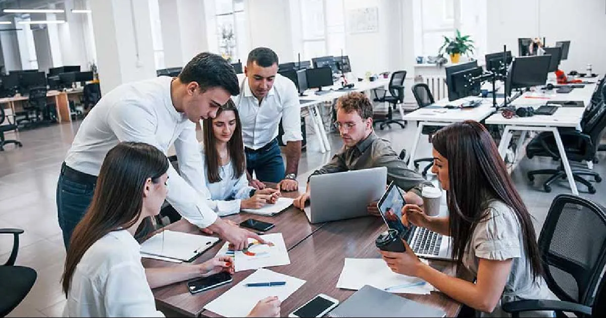 El 1 de noviembre, conocido como Día de Todos los Santos, y el 2 de noviembre, Día de los Fieles Difuntos, son celebraciones que se llevan a cabo anualmente, pero no están catalogadas como días de descanso en el artículo 74 de la LFT.