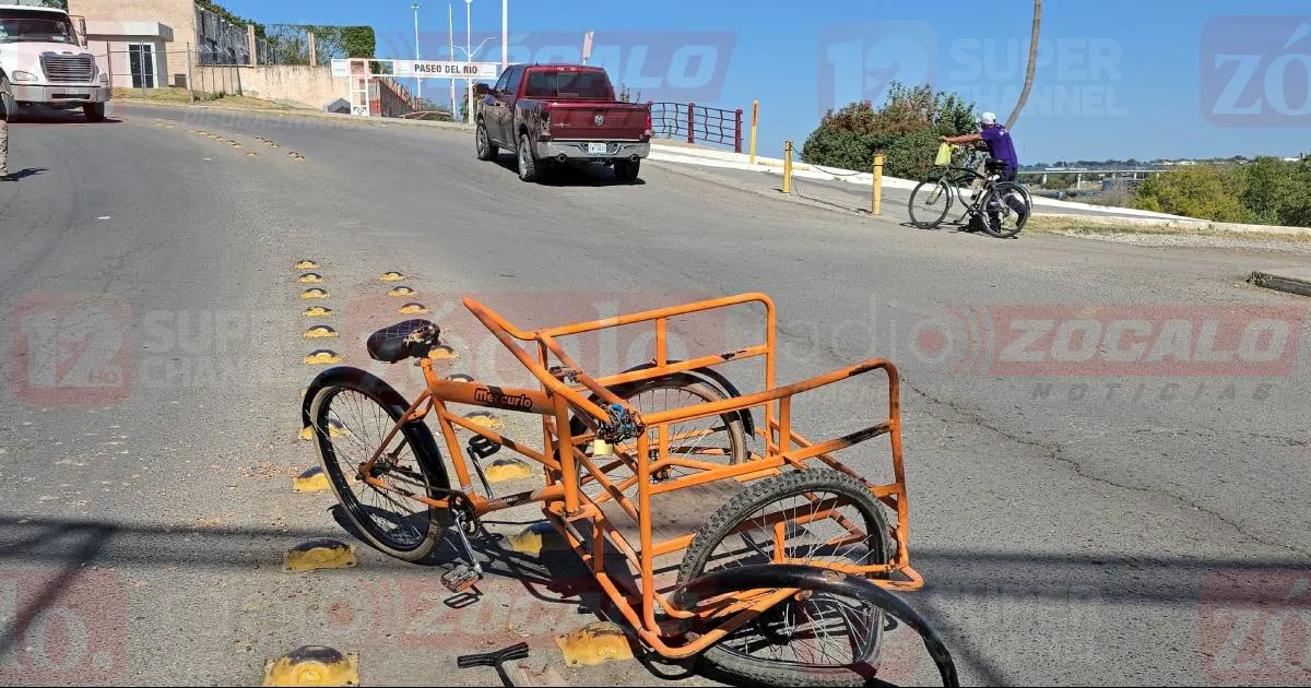 Paramédicos de Protección Civil y Bomberos acudieron al lugar para brindarle los primeros auxilios y trasladarlo en ambulancia al señor Jesús a la clínica 11 del IMSS para su atención médica.