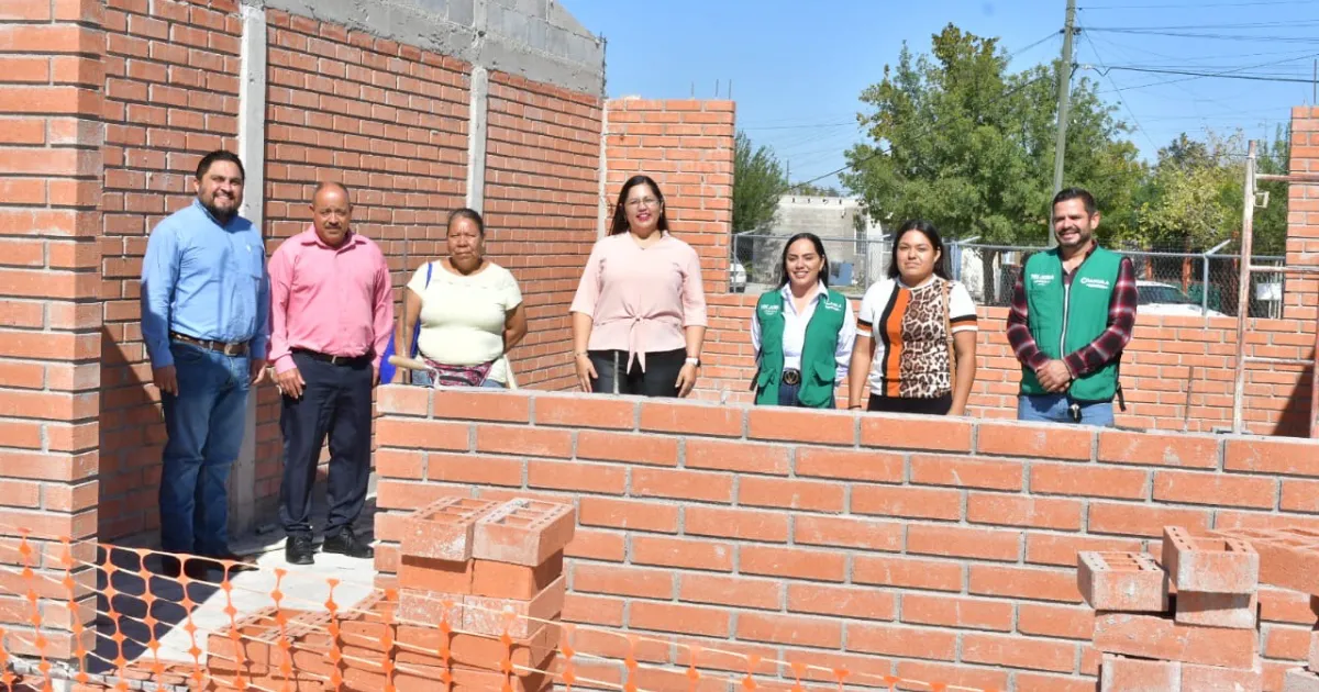 Supervisa Pily Valenzuela obra educativa en la primaria Benito Juárez