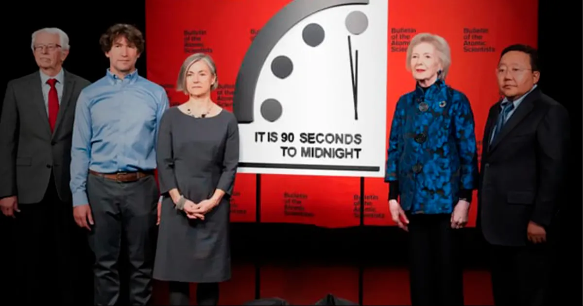 La hora actual del reloj del fin del mundo es la más crítica que ha tenido desde su invención en 1947.