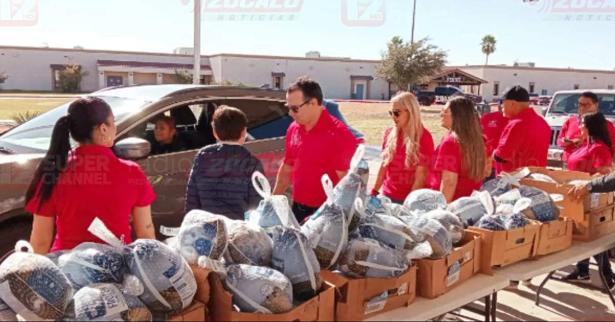 Abogado donó cerca de 400 pavos en Eagle Pass