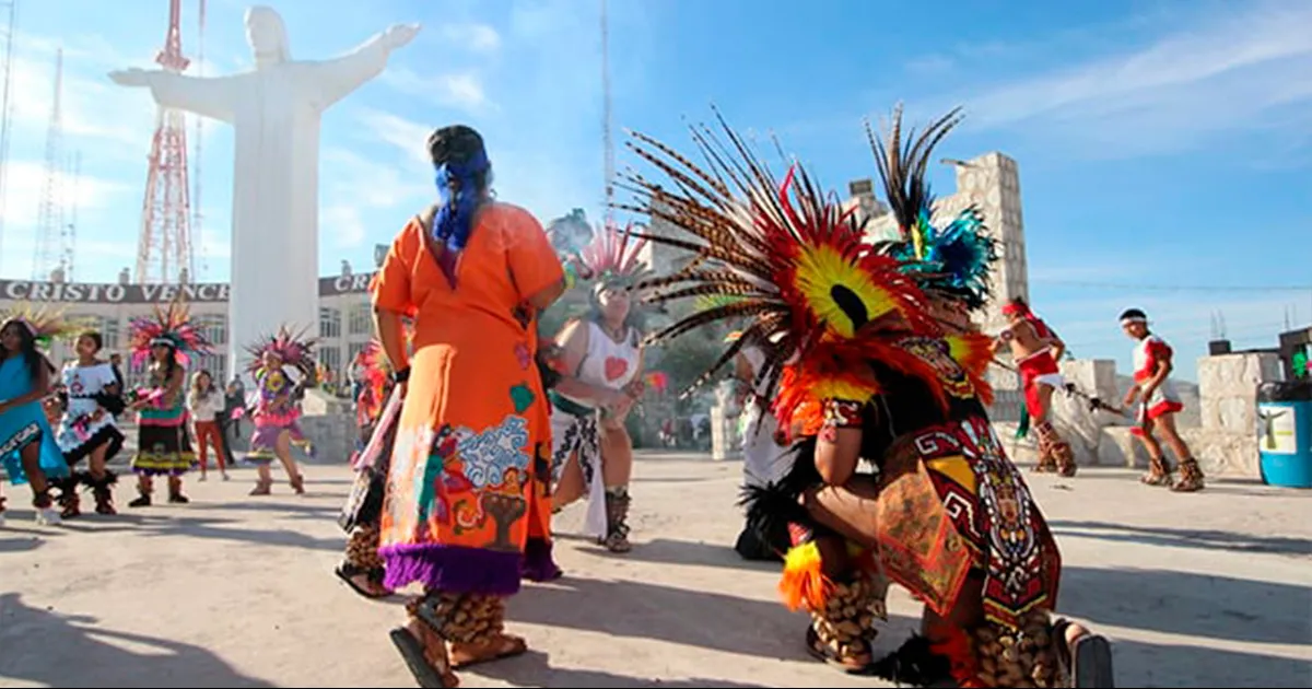 Entre sonidos de tambora, caracol y aromas de incienso, los danzantes le rindieron tributo a Cristo Rey por más de dos horas.