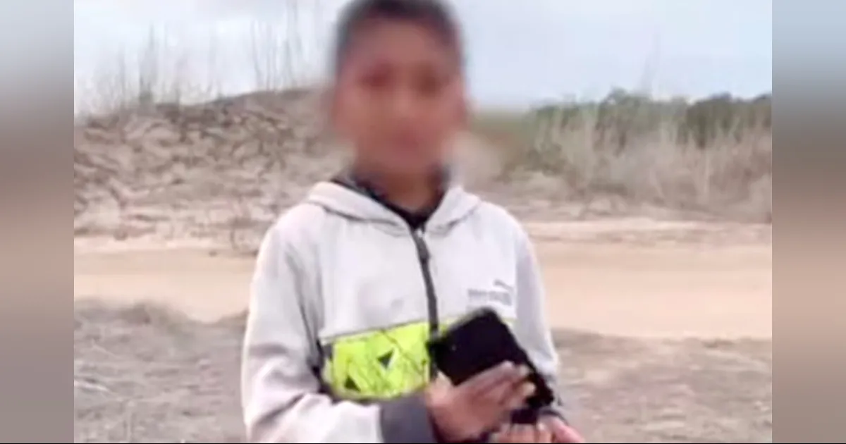 Policías estadounidenses rescatan a un niño de 10 años tras ser abandonado por traficante en Eagle pass