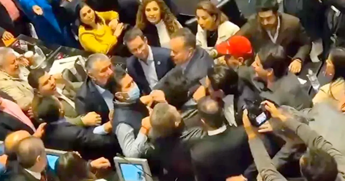 Arman zafarrancho Morena y PAN en Senado