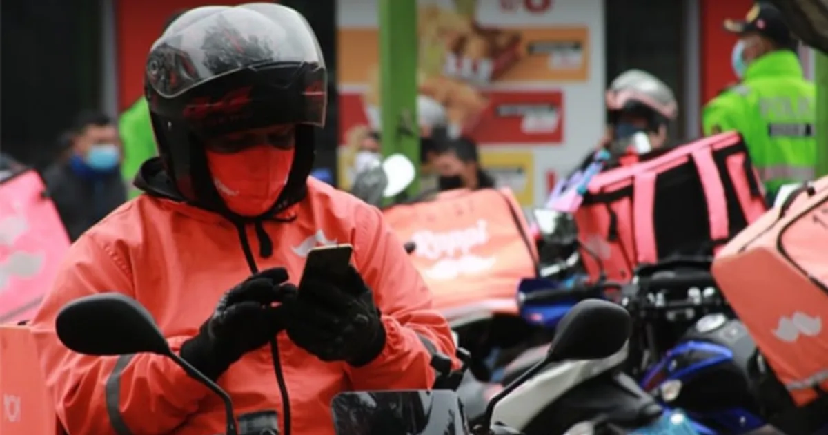 Aprueban regulación laboral para 700 mil empleados de plataformas digitales; contratos serán supervisados por autoridad federal.