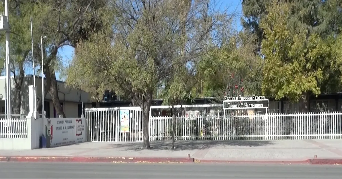 Director de la escuela Altamirano no informa a padre sobre grabación de su hijo en baño debido a protocolo