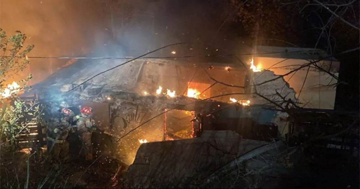 Se incendia vivienda en colonia 28 de Junio en Acuña