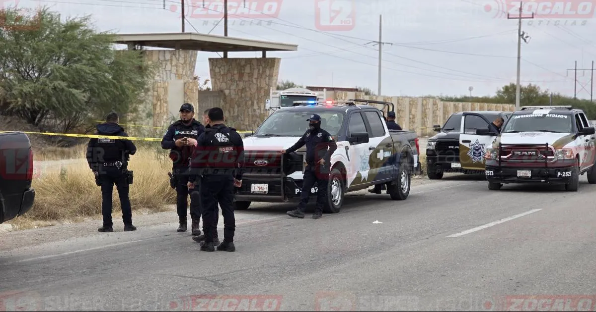 De acuerdo con los primeros indicios recabados en el lugar, todo apunta a que la víctima fue atropellada.