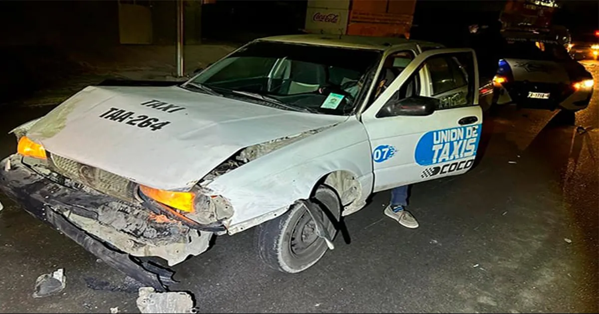 Dañados dos taxis en accidente vial en Acuña
