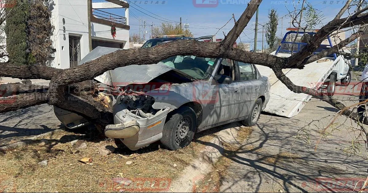 Afortunadamente, no se reportaron lesionados ni terceros involucrados en el incidente.